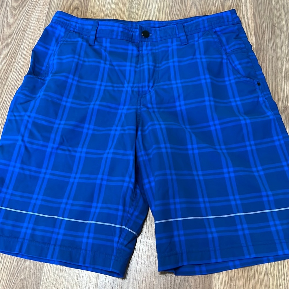 Lululemon mens Kahuna golf shorts sz 36
